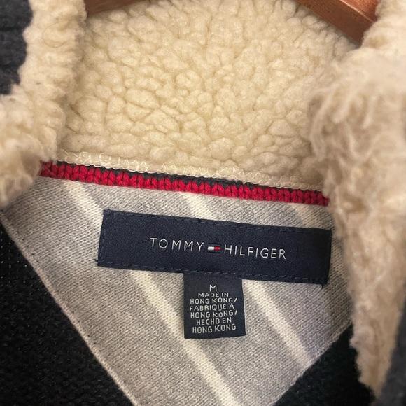 Tommy Hilfiger sweater - Picture 2 of 5